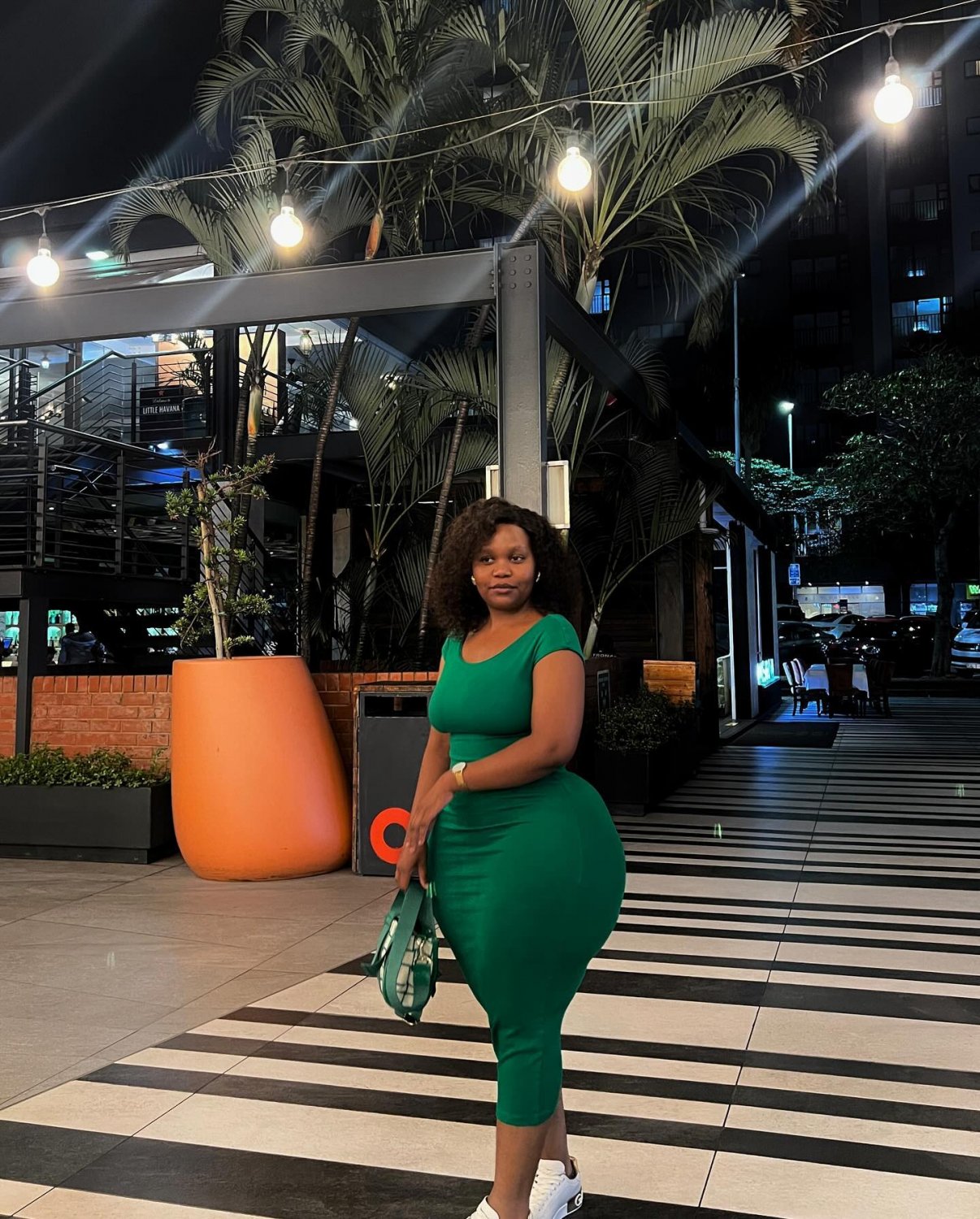 HER ODY IS AMAZING AND SHE KOWS IT #Tlsfebe6
